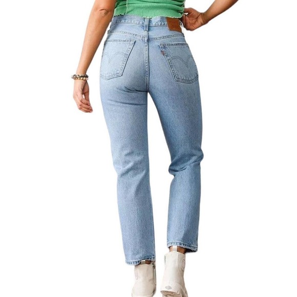 Levi's 501 Cropped Light Wash Jeans Womens 27 Straight Leg Distressed High Rise - Picture 7 of 16